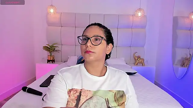Snapshot of DanielleEvans_ chatting on September 16, 11:22 am DanielleEvans online show from September 16, 11:22 am