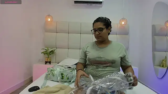 Snapshot of DanielleEvans_ chatting on September 21, 11:23 am DanielleEvans online show from September 21, 11:23 am