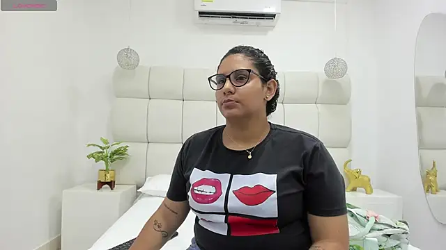 Snapshot of DanielleEvans_ chatting on September 22, 11:23 am DanielleEvans online show from September 22, 11:23 am
