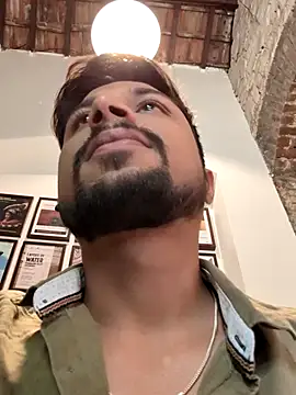 Snapshot of _IRRESISTIBLE_ chatting on December 21, 7:59 am IRRESISTIBLE online show from December 21, 7:59 am