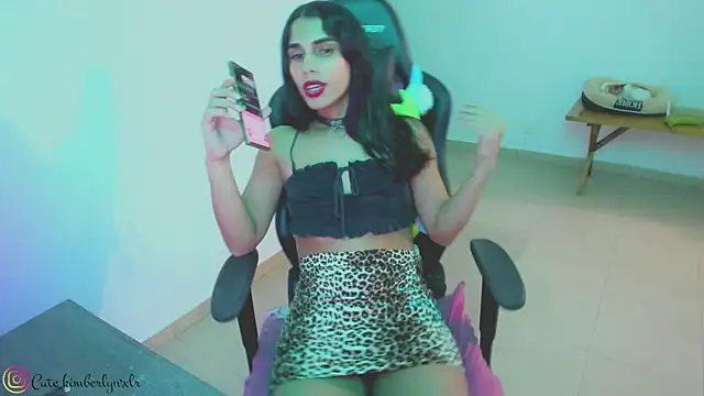 Snapshot of Kim_Wexler chatting on December 7, 1:03 am Kim Wexler online show from December 7, 1:03 am