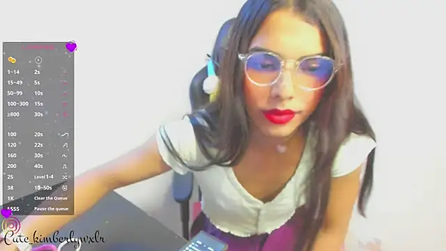 Snapshot of Kim_Wexler chatting on October 27, 5:33 am Kim Wexler online show from October 27, 5:33 am