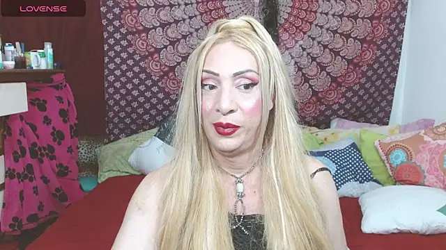 Snapshot of elena_evans chatting on February 2, 5:48 pm elena evans online show from February 2, 5:48 pm