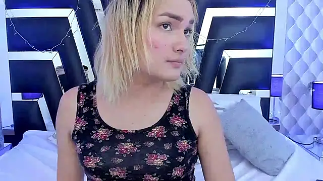 Snapshot of katya_kozlov chatting on February 26, 4:25 am katya kozlov online show from February 26, 4:25 am