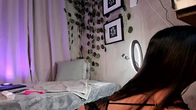 Snapshot of aisha_es chatting on February 20, 10:59 pm aisha es online show from February 20, 10:59 pm