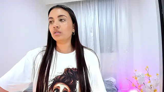 Snapshot of aisha_es chatting on October 22, 10:09 pm aisha es online show from October 22, 10:09 pm