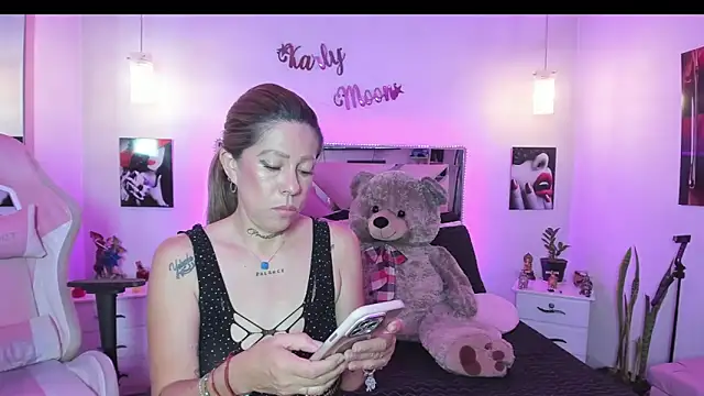 Karly moon online show from April 20, 10:22 pm