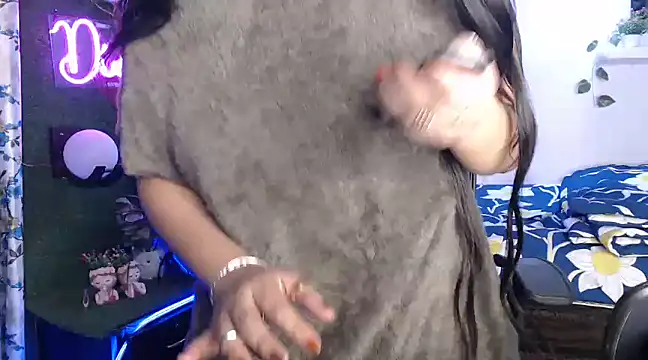 The Divine Love online show from December 7, 7:32 pm