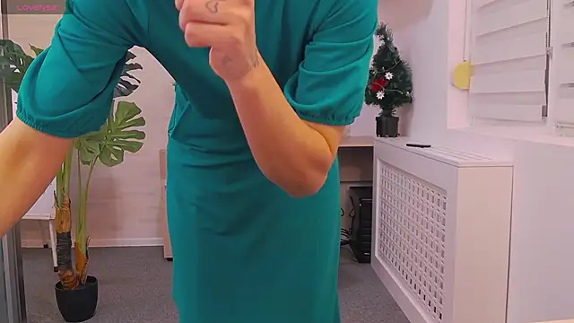 EllaMilf  online show from December 29, 1:17 pm