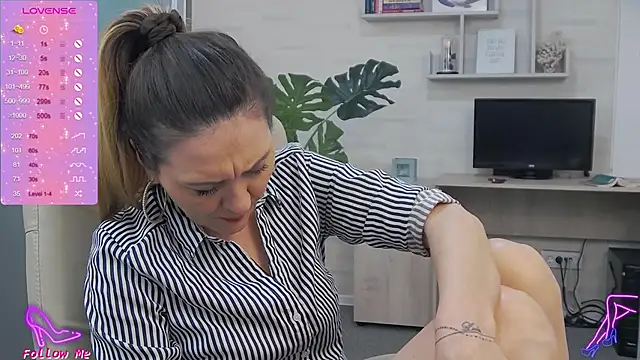 EllaMilf  online show from January 19, 11:23 am