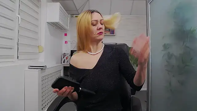 EllaMilf  online show from November 12, 1:33 pm