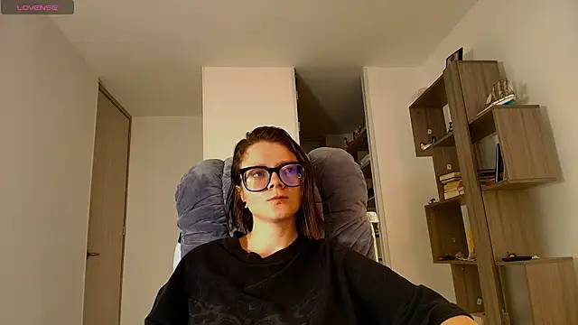 Snapshot of Arya_starrk chatting on November 5, 2:17 pm Arya starrk online show from November 5, 2:17 pm