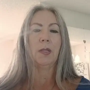 EvaRobinson online show from May 12, 6:49 pm