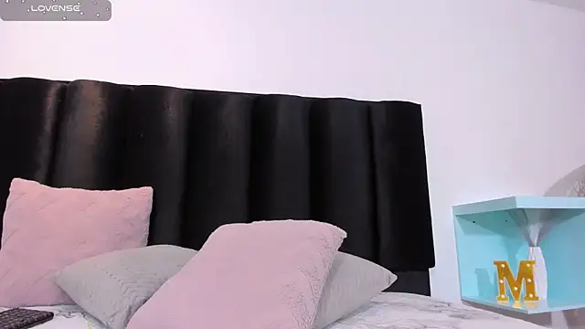 Snapshot of MauraGray chatting on January 13, 2:28 am MauraGray online show from January 13, 2:28 am