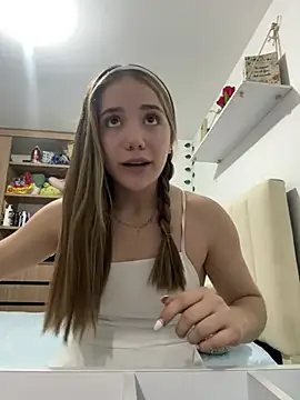 Snapshot of ShelbyHagen chatting on January 28, 10:12 pm ShelbyHagen online show from January 28, 10:12 pm