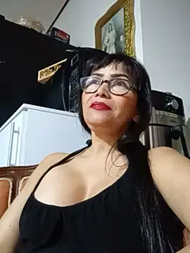 kelly dirty  online show from July 14, 2:05 am