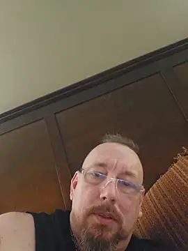 Snapshot of Littledick007007 chatting on October 31, 11:00 am Littledick007007 online show from October 31, 11:00 am