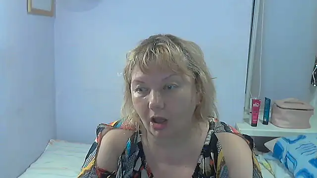 Snapshot of Lusi-777 chatting on July 6, 4:09 pm Lusi-777 online show from July 6, 4:09 pm
