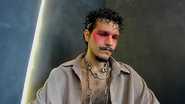 Snapshot of die_mond chatting on December 15, 3:38 pm die mond online show from December 15, 3:38 pm