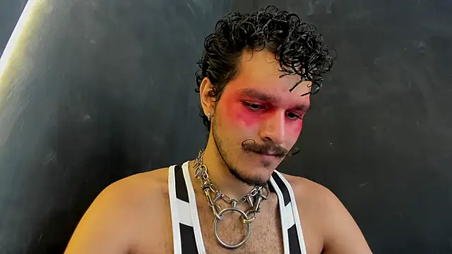 Snapshot of die_mond chatting on December 18, 6:14 pm die mond online show from December 18, 6:14 pm