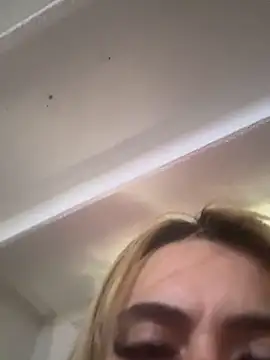 Snapshot of tinker_exotic_1 chatting on September 9, 2:49 pm tinker exotic 1 online show from September 9, 2:49 pm