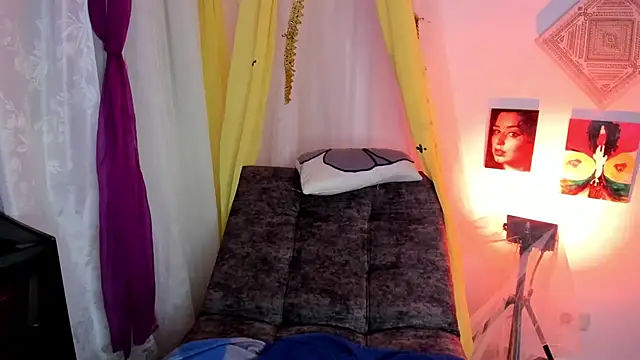 Snapshot of sophiaamethystt chatting on December 3, 10:41 pm sophiaamethystt online show from December 3, 10:41 pm