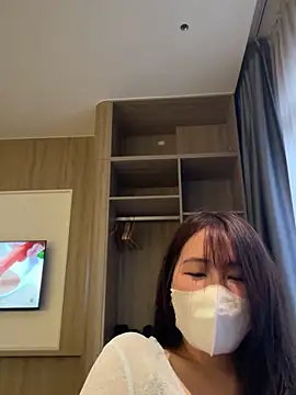 Onee-Chew online show from May 10, 10:42 am