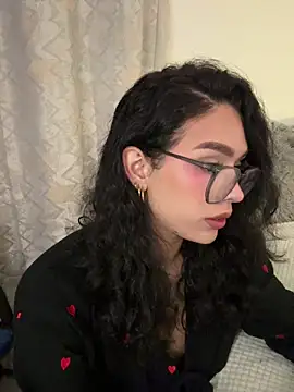 Samantha Bernardo online show from April 25, 2:25 am