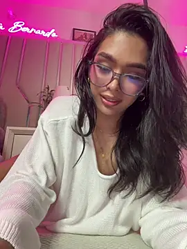 Samantha Bernardo online show from June 12, 4:44 am