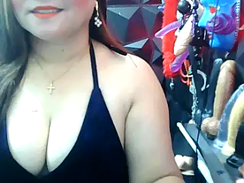 Snapshot of URFUCKINGDOLL chatting on December 2, 3:47 am URFUCKINGDOLL online show from December 2, 3:47 am