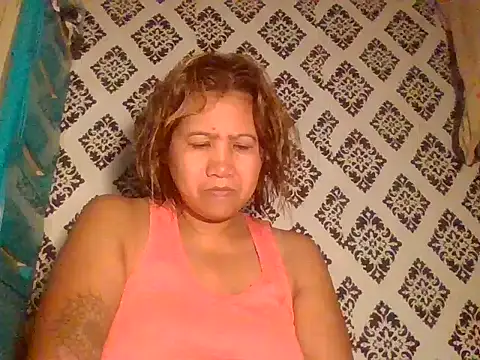 Snapshot of sweet_smile4u chatting on October 29, 9:05 pm sweet smile4u online show from October 29, 9:05 pm