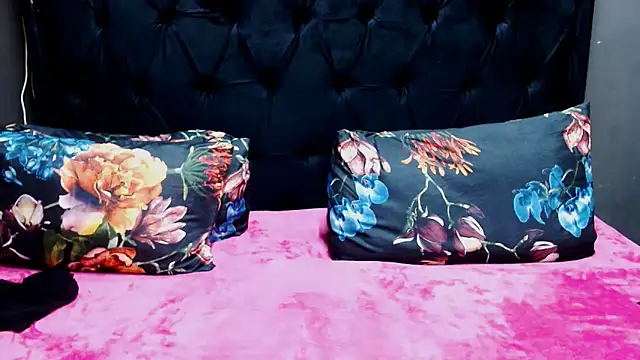 Snapshot of Ducheess chatting on March 6, 2:09 am Ducheess online show from March 6, 2:09 am