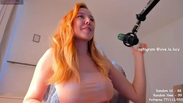 Snapshot of Lucy_Ember chatting on January 10, 7:35 am Lucy Ember online show from January 10, 7:35 am