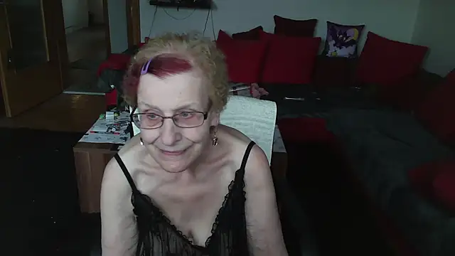 HeisseomaOriginal online show from February 21, 8:07 am