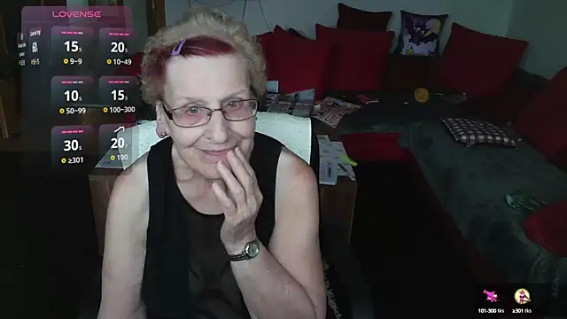 HeisseomaOriginal online show from October 10, 7:18 am