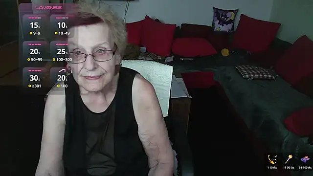 HeisseomaOriginal online show from November 14, 8:13 am