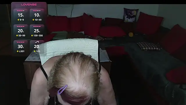 HeisseomaOriginal online show from November 18, 8:08 am