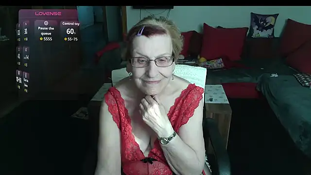 HeisseomaOriginal online show from March 23, 8:18 am