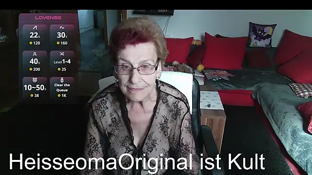 HeisseomaOriginal online show from June 14, 7:10 am