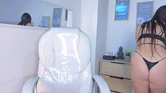 Snapshot of bluee_hazell chatting on November 21, 11:20 am bluee hazell online show from November 21, 11:20 am