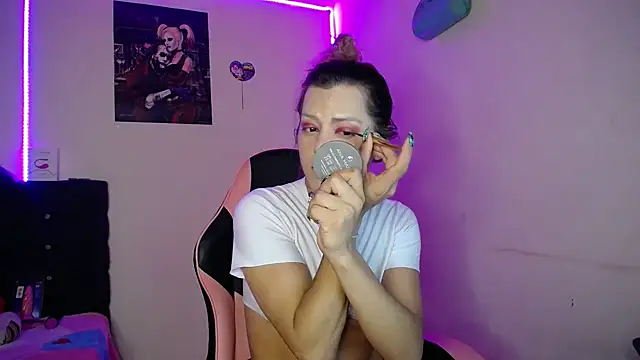 Snapshot of yuliana_19 chatting on November 26, 9:54 am yuliana 19 online show from November 26, 9:54 am