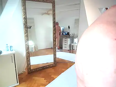 Snapshot of tobi_jerker chatting on October 12, 11:42 am tobi jerker online show from October 12, 11:42 am