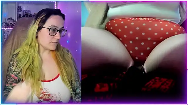Snapshot of elizabethhunnyxox chatting on February 25, 10:47 am elizabethhunnyxox online show from February 25, 10:47 am