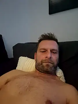 Snapshot of Mjn34 chatting on October 31, 6:47 am Mjn34 online show from October 31, 6:47 am