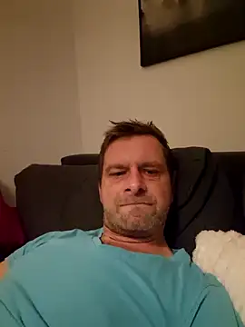 Snapshot of Mjn34 chatting on November 27, 6:37 am Mjn34 online show from November 27, 6:37 am