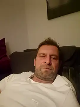 Snapshot of Mjn34 chatting on December 1, 6:40 am Mjn34 online show from December 1, 6:40 am