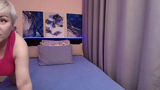 Snapshot of BlondPearl chatting on July 10, 9:39 pm BlondPearl online show from July 10, 9:39 pm
