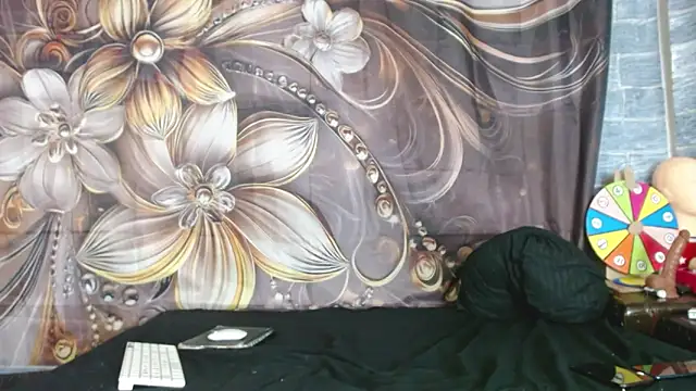 Snapshot of sweet_Allys chatting on December 21, 11:12 pm sweet Allys online show from December 21, 11:12 pm