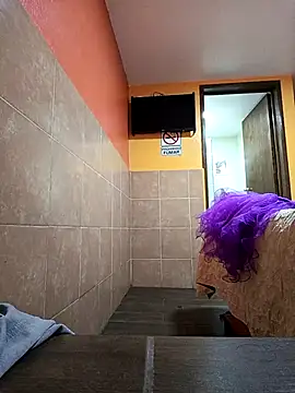 Snapshot of karlaalva chatting on December 22, 11:13 pm karlaalva online show from December 22, 11:13 pm