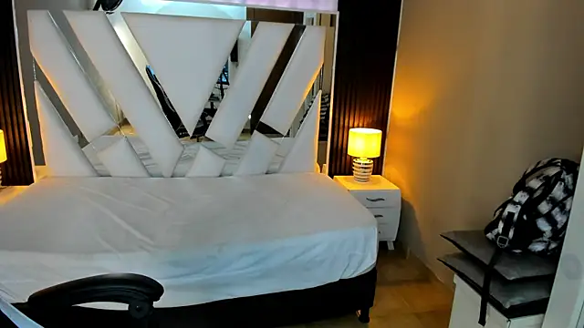 Linda4Petite online show from February 8, 1:14 pm